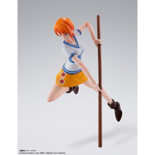 S.H. Figuarts Nami -Romance Dawn- (One Piece) Image