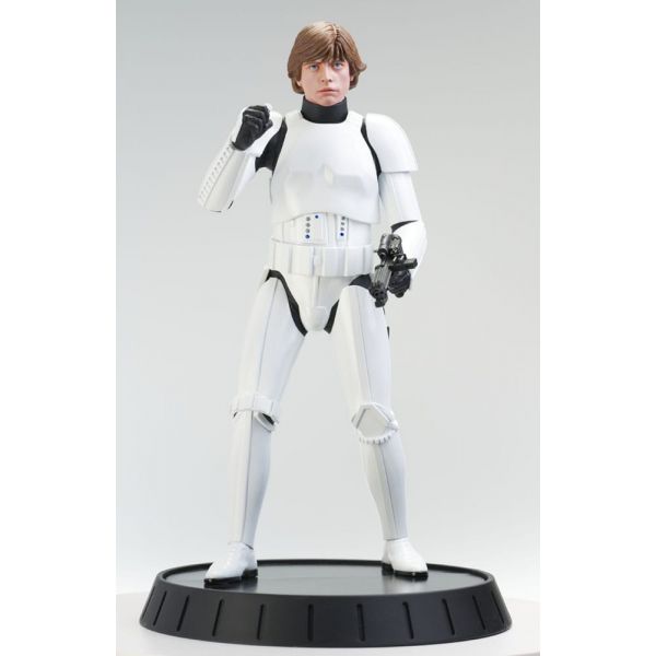 Milestones Luke Skywalker Stormtrooper Disguise Statue (Star Wars Episode IV) Image