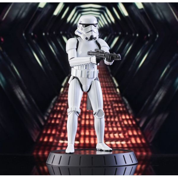 Milestones Luke Skywalker Stormtrooper Disguise Statue (Star Wars Episode IV) Image